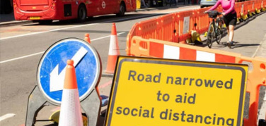 A Londra arrivano le Streetspace: meno spazio per le auto in favore di biciclette e pedoni