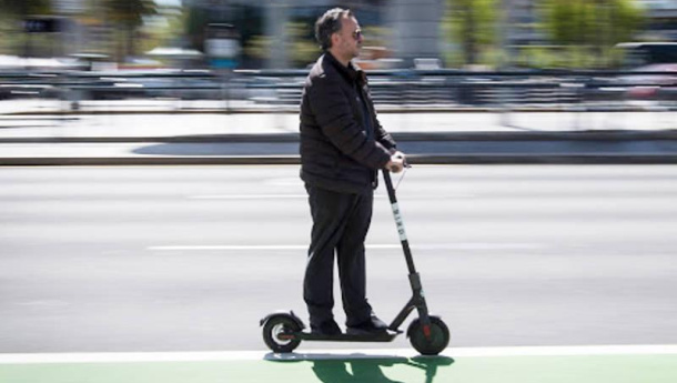 Immagine: A Bari con Muvt sharing comincia la sperimentazione di monopattini e segway condivisi a ‘flusso libero’