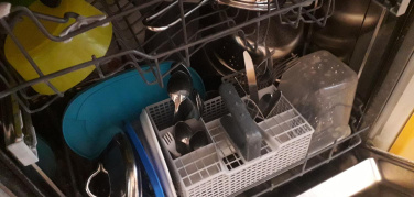 Stoviglie di bar e ristoranti nel Covid, Speranza: lavaggio con acqua e detergente di quelle riutilizzabili assicura sicurezza adeguata