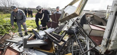 Abbandono rifiuti, a Roma scatta l'operazione #Scaricalincivile: controlli a tappeto in tutta la città e multe per chi sporca