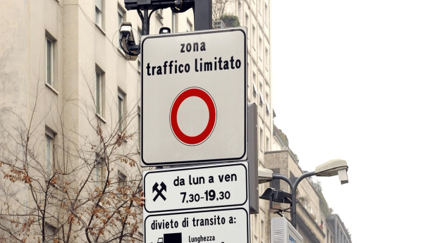 Immagine: Milano, mobilità: dal 3 giugno riaccese le telecamere sulle Ztl residenti, area C ancora sospesa