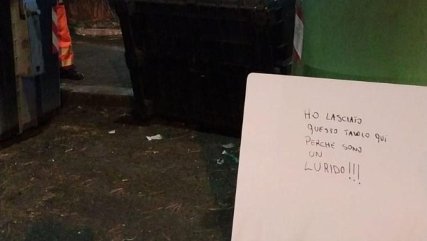 Immagine: Rifiuti Roma, ponte del 2 giugno: i 'luridi' non sono andati in vacanza