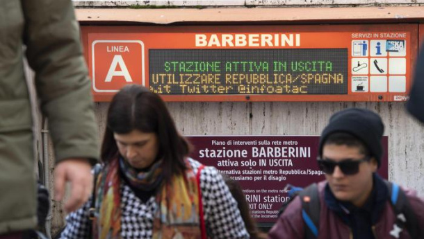 Immagine: Roma, la giunta Raggi approva variazione di bilancio da 1,3 miliardi: 297 milioni destinati alla mobilità
