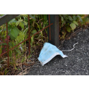 Immagine: Francia, multe fino a 750 euro per chi getta mascherine per terra: pronto un decreto