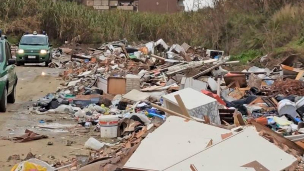 Immagine: ‘Caratterizzazione, progettazione ed esecuzione di interventi di risanamento ambientale e discariche abusive: aspetti giuridici e tecnici’