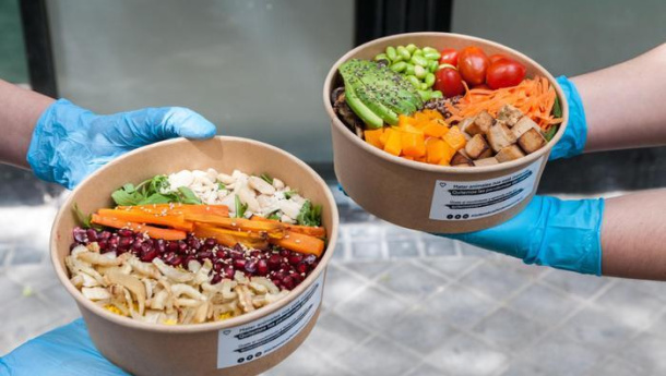 Immagine: Milano, Coronavirus: in emergenza distribuiti dagli hub 1 milione e 600mila pasti