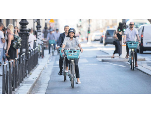 'Tutte e tutti in bicicletta', il programma della sindaca Hidalgo per la mobilità ciclistica di Parigi