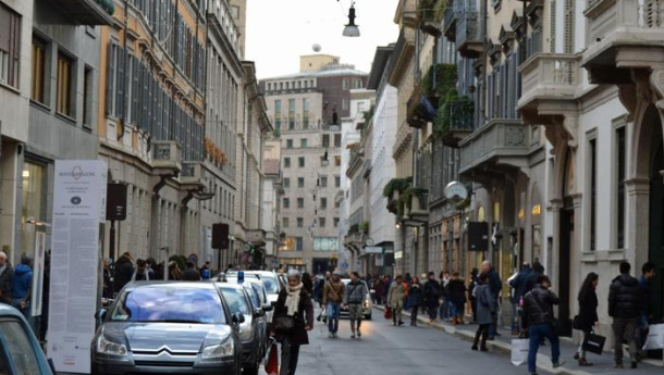 Immagine: A Milano, nonostante il lockdown, concentrazioni elevatissime di biossido di azoto nelle vie dello shopping