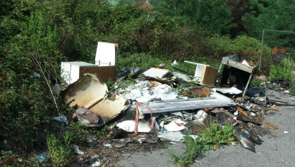 Immagine: Rifiuti ed ecoreati, Costa: presto in Cdm il disegno di legge governativo 'Terra mia'