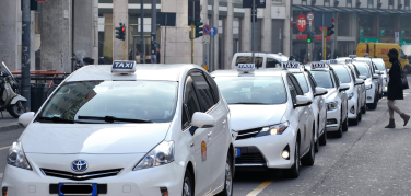 Milano: anziani, medici, persone con disabilità, dal Comune voucher per corse taxi scontate