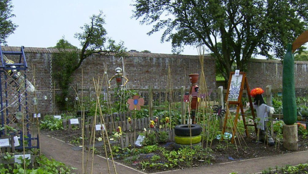 Immagine: Milano, food policy: oltre 100 orti didattici nelle scuole, pubblicate le linee guida per crearli