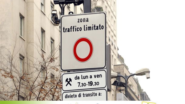 Immagine: Milano, Area C: ancora deroghe per il trasporto merci mentre il traffico aumenta