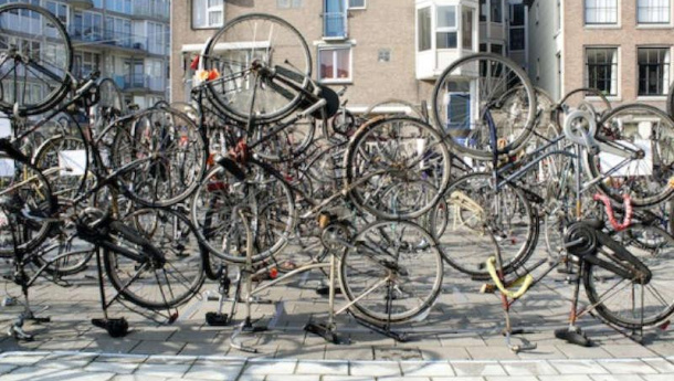 Immagine: Nuova vita a Bologna per i ‘ravaldoni’, le biciclette abbandonate in strada. Online l'avviso pubblico per un riuso inclusivo