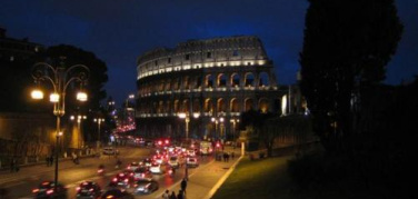 Duemila veicoli in un'ora, il Colosseo come una superstrada