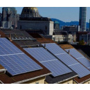 Immagine: Pannelli solari: secondo Epia, il 40% dei tetti europei sono adatti all'installazione. I vincoli in alcune città italiane