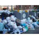 Immagine: Napoli, a terra 180 tonnellate di rifiuti
