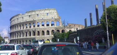 Ok al restauro del Colosseo, ma Legambiente reclama la pedonalizzazione