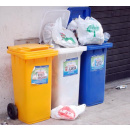 Immagine: Lecce, bilancio AXA 2010: aumenta la raccolta differenziata, diminuisce la produzione di rifiuti