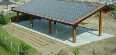 Pannelli solari su pensiline, pergolati e tettoie: una Circolare Regionale chiarisce tutte le autorizzazioni