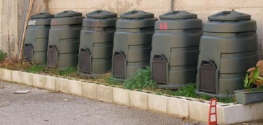 Rifiuti, primo esperimento a Napoli di compostaggio condominiale