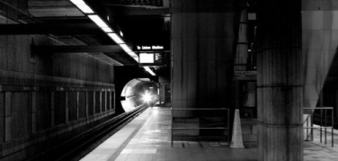 Metro di notte, mezzora in più a Torino. Confronti e paragoni