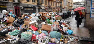 Ue pronta a mettere in mora l'Italia per i rifiuti napoletani