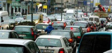 Torino. Blocco del traffico: i comuni della provincia uniformano gli orari. Borgaro, Grugliasco e Venaria limitano anche i diesel Euro3