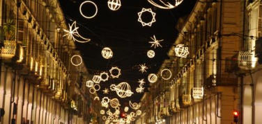 Luci a Torino: quelle d'Artista si spengono prima, ma i lampioni no