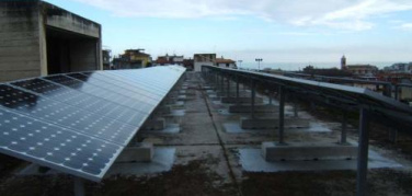 Bari, solarizzazione dei tetti. Pannelli fotovoltaici su cinque palestre comunali