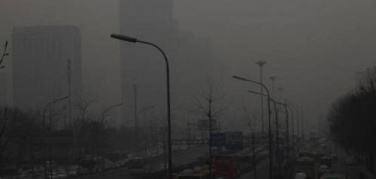 Pechino, nuovo allarme smog. Per il governo la colpa è della crescita economica