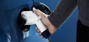 Auto elettriche, ibride e a gas: dal 14 marzo sarà corsa all'incentivo