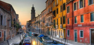 Venezia, il primo blocco del traffico per le barche a motore domenica 14 aprile