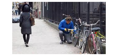 Milano: si ruba la bici più volte in pieno giorno e nessuno interviene