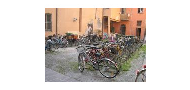Diritto a lasciare la bici in cortile: il Comune scrive agli amministratori di Milano
