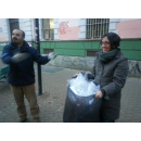 Immagine: Torino, Vanchiglia: trash mob delle Sentinelle dei rifiuti davanti alla scuola di via Balbo | Video