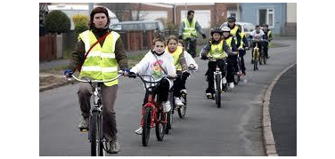 Londra, raddoppiata la percentuale di bambini che vanno a scuola in bici