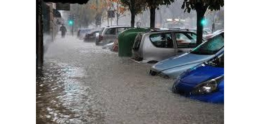 Milano sott'acqua, continuano le piogge record e le esondazioni. Verso i 400 mm di pioggia in 2 mesi