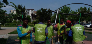 Torino, il quartiere di San Donato più pulito grazie ai volontari della cooperativa 