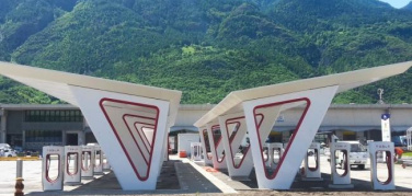 Inaugurata ad Aosta la più grande stazione d'Europa di ricarica Tesla