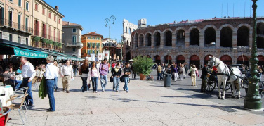 Verona, CoReVe premia la città per essere all’avanguardia nella raccolta del vetro
