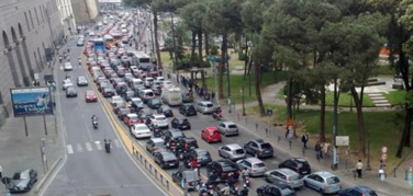 Napoli, esteso anche a venerdì 4 dicembre il blocco del traffico