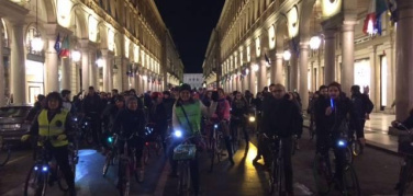 Torino: bretelle retrorifrangenti per i ciclisti? Bike Pride: non ne abbiamo bisogno