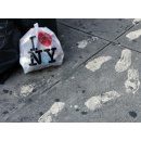 Immagine: New York, lo Stato blocca la tassa sui sacchetti monouso
