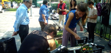 Un click per sostenere le ragazze di RECUP, quelle che recuperano il cibo nei mercati di Milano