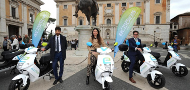 Arrivano a Roma gli scooter elettrici di eCooltra