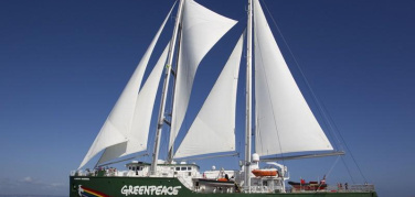 'Meno plastica, più Mediterraneo' al via da Genova il tour di Greenpeace