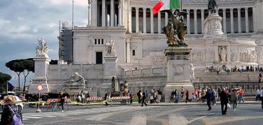 Roma, dal 1° settembre riattivate le Ztl notturne e con il divieto d’accesso al Colle capitolino la Capitale è sempre più car-free