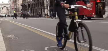 Genova, contributi per scooter elettrici e biciclette a pedalata assistita. Obiettivo: migliorare la qualità dell’aria