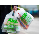 Immagine: Uk, Asda dice addio ai sacchetti monouso e promette di ridurre ‘almeno del 10%’ la plastica nei suoi prodotti