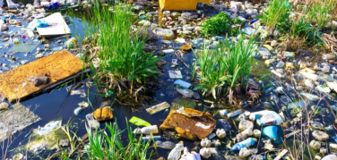 Raccogliere i rifiuti dei fiumi per salvare il mare: sul Po un progetto di sbarramento realizzato da Corepla